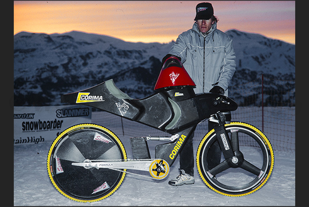 Eric Barone (2015 in Vars reached 222 km/h), in March 2017, he got the speed world record with 227 km/h Eric Barone (2015 in Vars reached 222 km/h), in March 2017, he got the speed world record with 227 km/h