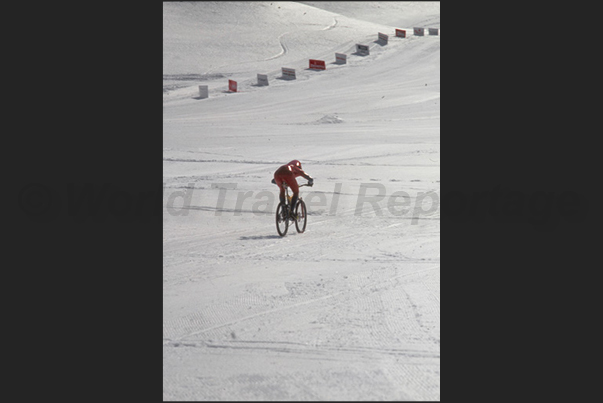 The finish line is approaching and it is best to start the braking The finish line is approaching and it is best to start the braking