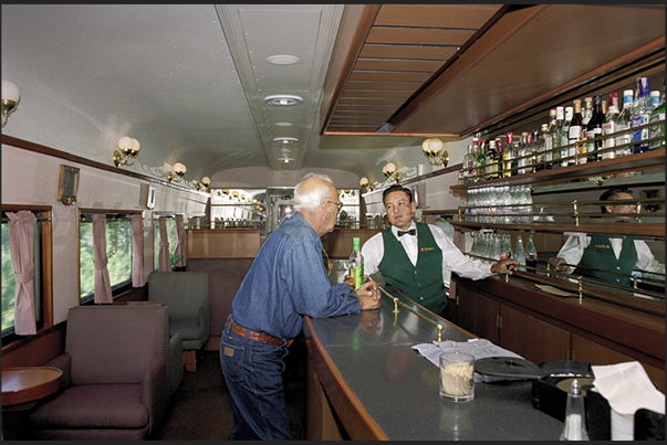 Divisadero station. Cooking and pottery Taraumara