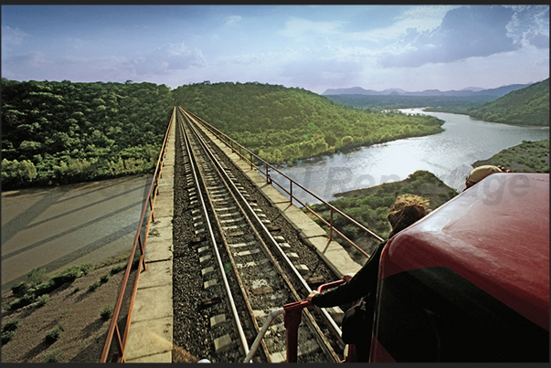 To get to the pass, are necessary 2 locomotives To get to the pass, are necessary 2 locomotives