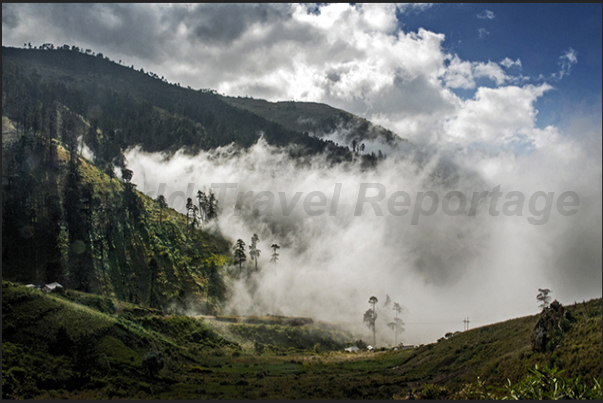 Cuchumatanes is the highest non-volcanic mountains of the Central America and one of the best areas for the cultivation of coffee Cuchumatanes is the highest non-volcanic mountains of the Central America and one of the best areas for the cultivation of coffee