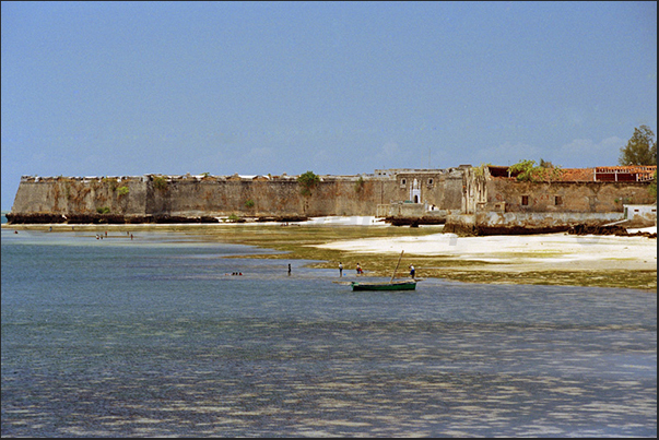 The ramparts of the fortress of San Sebastian (eastern tip of the island)