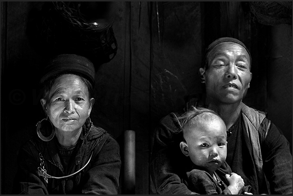 Sa Pa village, central highlands. Himong family Sa Pa village, central highlands. Himong family