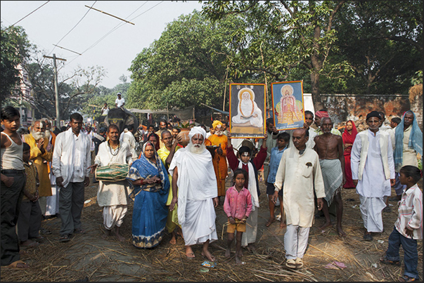 A holy man with his followers, heads to the Gandak river for purifying bath A holy man with his followers, heads to the Gandak river for purifying bath