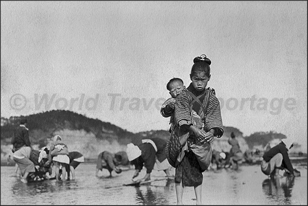 Japan. Yokohama. The oyster harvest