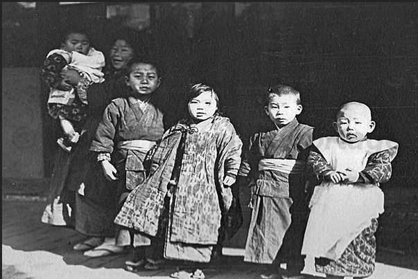 Japan. Omiya town. The family of the silk spinning mill owner Japan. Omiya town. The family of the silk spinning mill owner