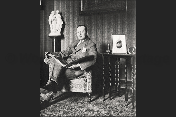 Ettore Bernacchi. At home in Torino (Italy) Ettore Bernacchi. At home in Torino (Italy)
