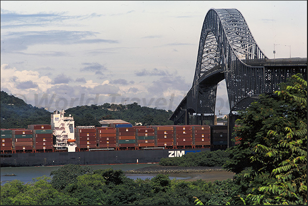 The Panamerican bridge over Panama Canal