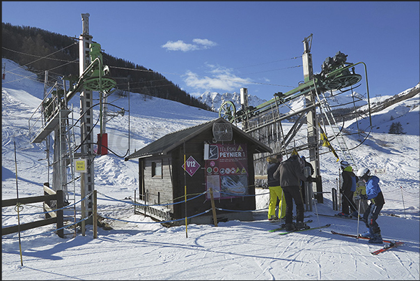 Peynier ski lift in the village of Sainte Marie (1650 m) that up on Mount Peynier (2273 m)