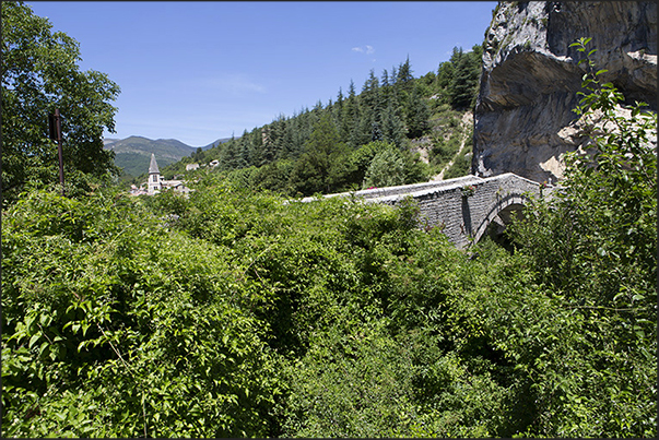 Castellane. 16th century bridge on Verdun river