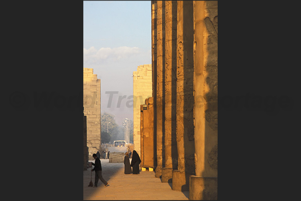Entrance to the temple of Karnak