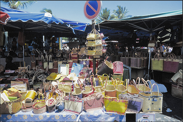 Saint Paul market, north-western coast. Bags stand