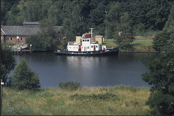 Channel tug assistance