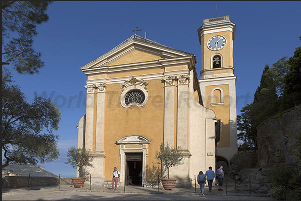 Notre Dame de Assomption (18th century) the village church