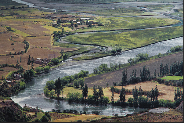 Urubamba Valley, the river that between the villages of Pisac and Ollantaytambo is considered a sacred river