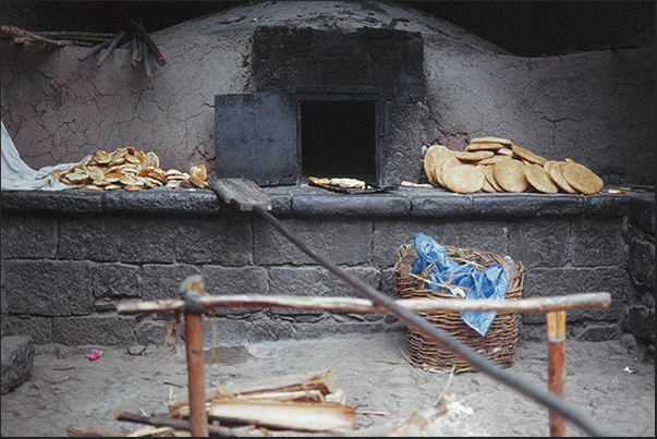 Town of Ollantaytambo in the Urubamba sacred river valley. Bread oven