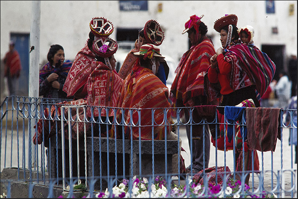 Ollantaytambo village. Women in the traditional dress