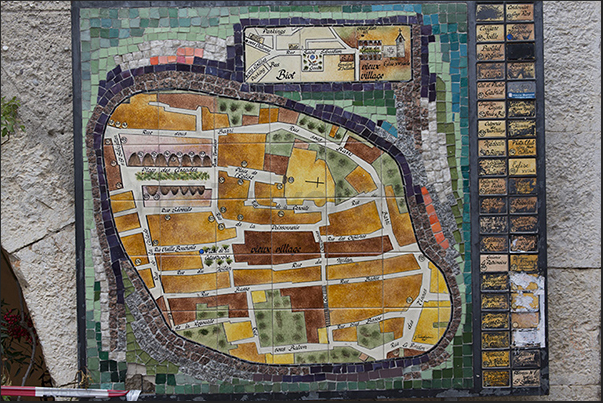 The ceramic plaque with the map of the village The ceramic plaque with the map of the village