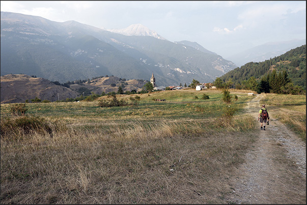 In the evening, return to the village of Chateau-Beaulard, completing the circular route In the evening, return to the village of Chateau-Beaulard, completing the circular route