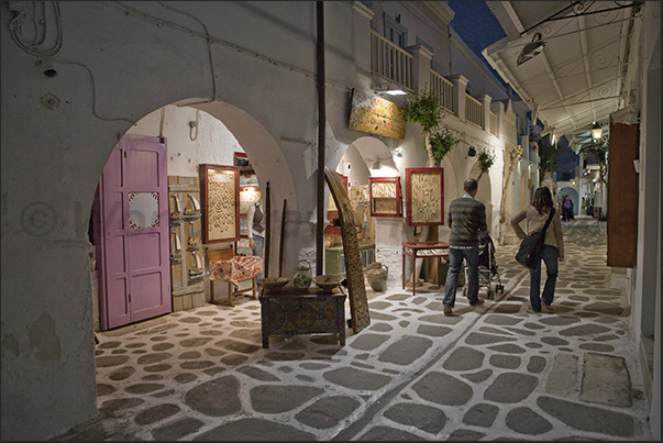 In the historic center of Parikia with cobbled streets there are numerous craft shops