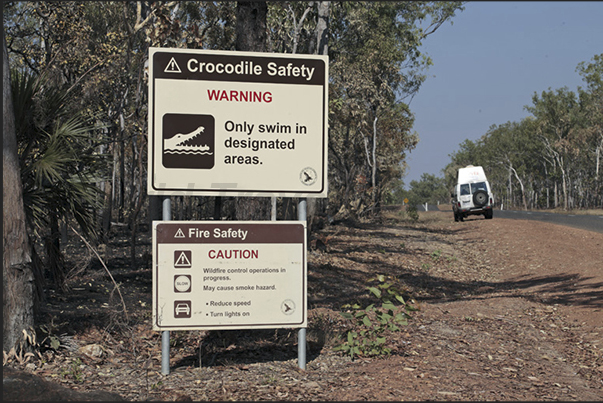 Informations and tips to avoid close encounters with crocodiles that live in the waters not controlled by rangers