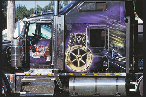 Each trucks participating in the beauty contest has, painted on the coachwork, the spirit of those who drive the truck