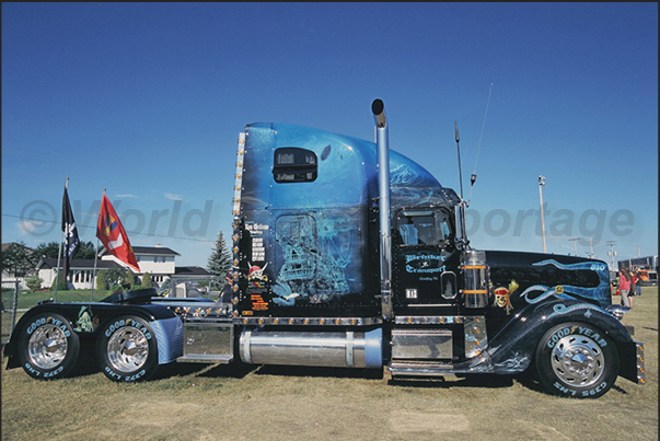 Each truck participating in the beauty contest, it is almost a work of art