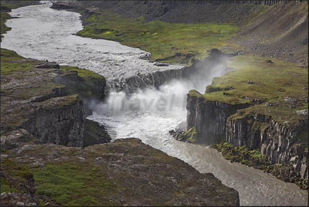 Hafragilsfoss waterfalls