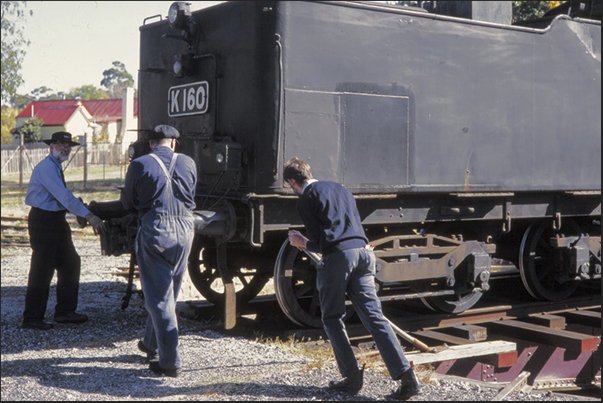 Goldfields Railways. The railway Castlemaine - Maldon. From the train depot, it positions the locomotive on the tracks
