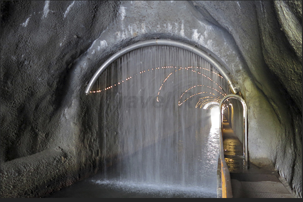 The water gate of the entrance in the tunnel Thoraise navigating to Besançon
