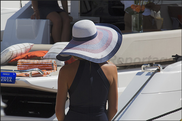 The heat and especially the sun, have distinguished the Boat Show which was held in Cannes last month