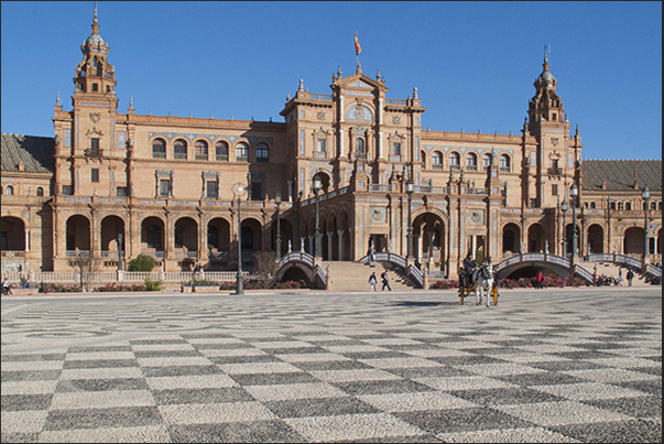 Sevilla, Plaza de Espańa (Spain Square). The Central Palace Sevilla, Plaza de Espańa (Spain Square). The Central Palace