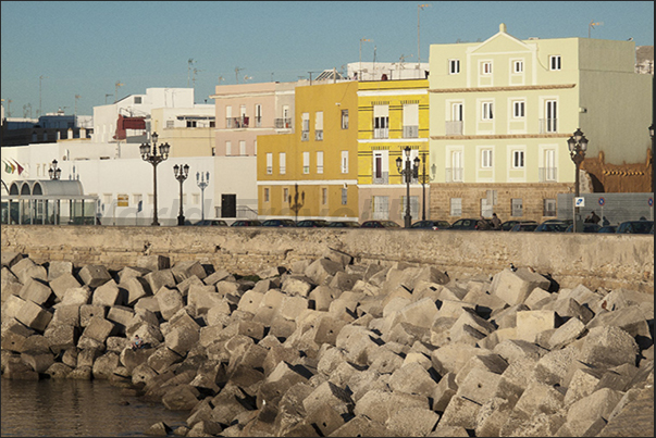 Cadiz town, the houses in front of the Atlantic Ocean Cadiz town, the houses in front of the Atlantic Ocean