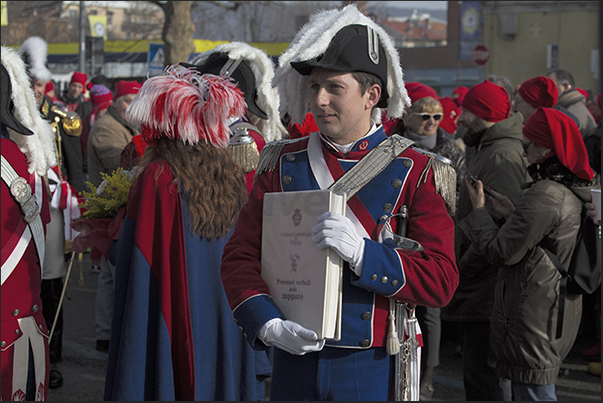 The parade, the beginning to the battle days The parade, the beginning to the battle days