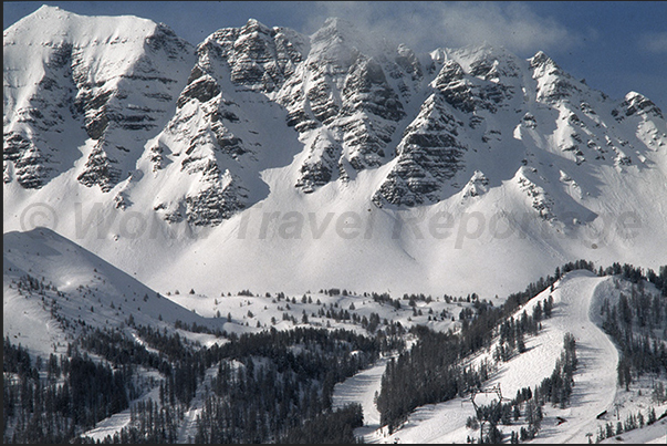 Vars ski resort (1850 m). The mountains for free ride ski